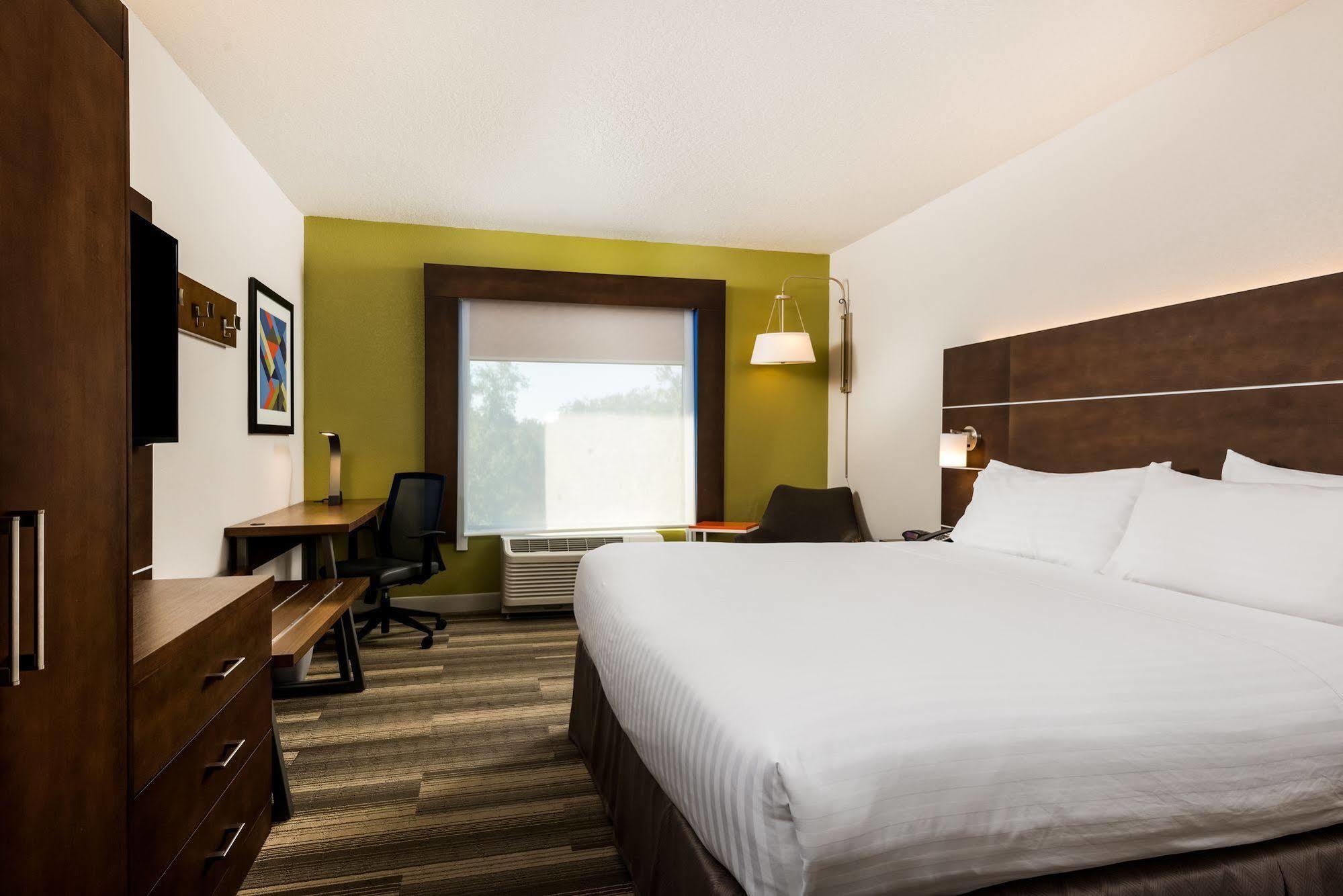 Holiday Inn Express Hotel & Suites Bartow By Ihg Exterior photo